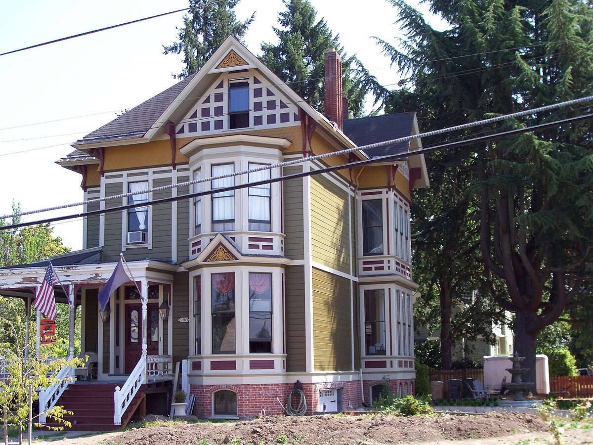 Figure 23.1. The George Earle Chamberlain House in Albany's Hackleman Historic District